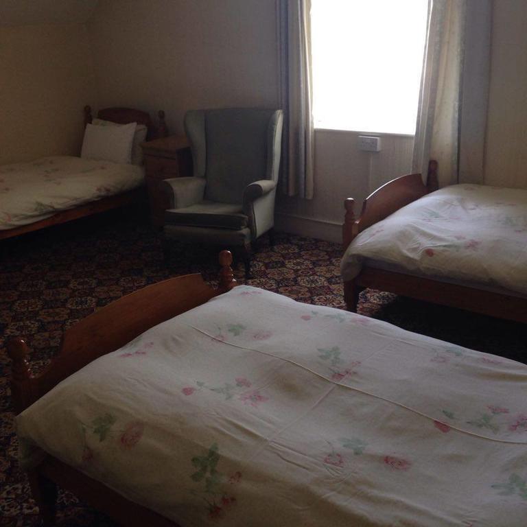 Black Lions Guest House New Ferry ภายนอก รูปภาพ